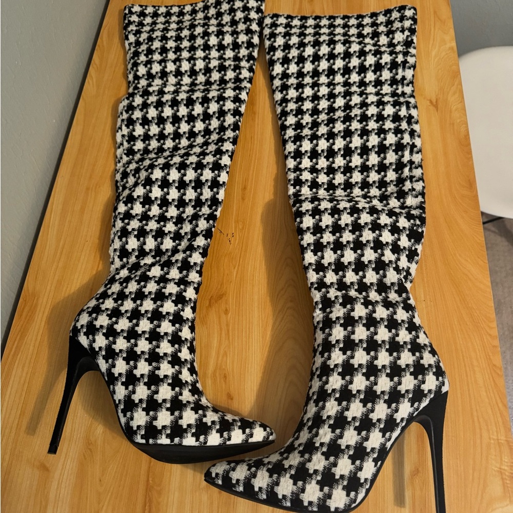 Hounds tooth tall boots